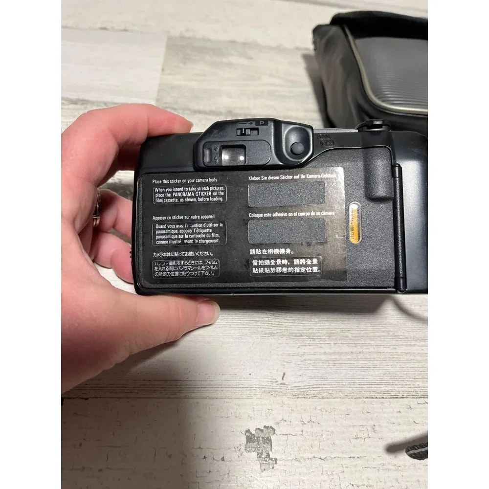 Ricoh R1050 Point and Shoot film camera with film vintage